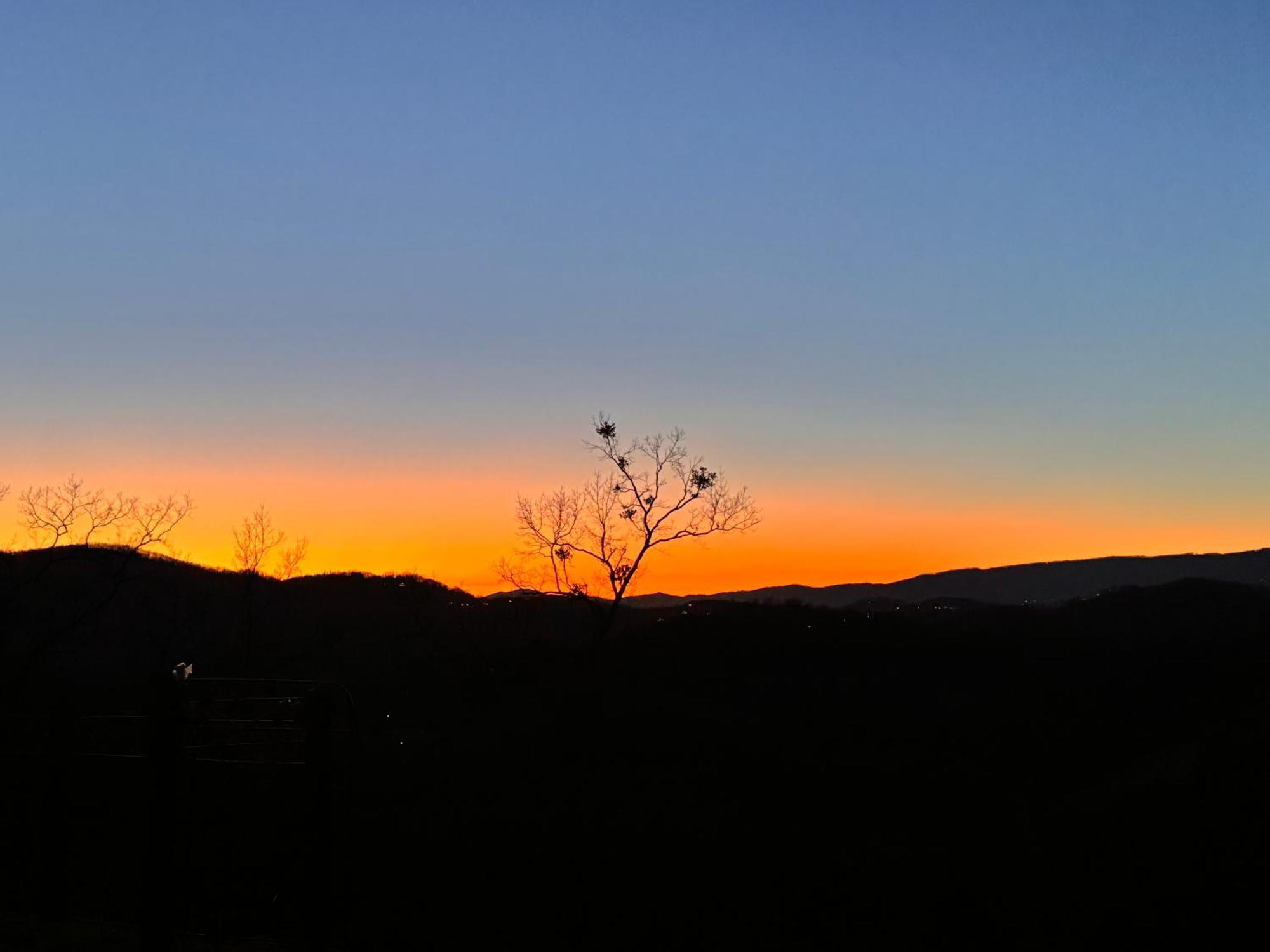Smoky Best - Glowing Twilight Pigeon Forge Exterior photo